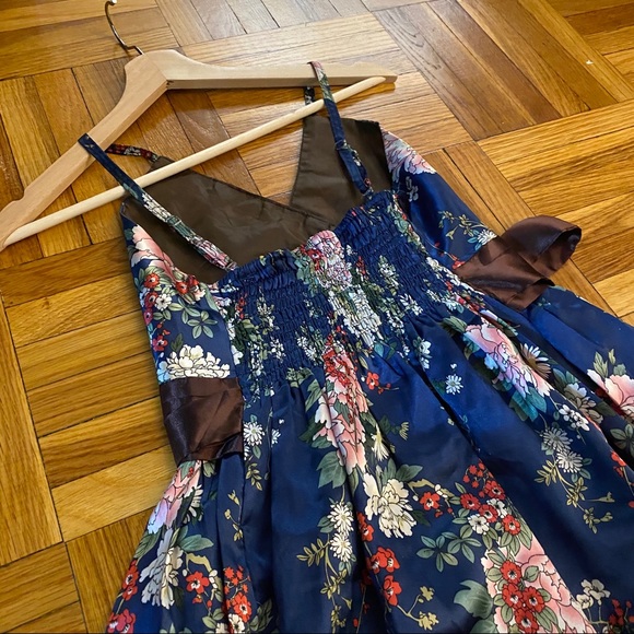 Silky summer dress - Picture 3 of 4